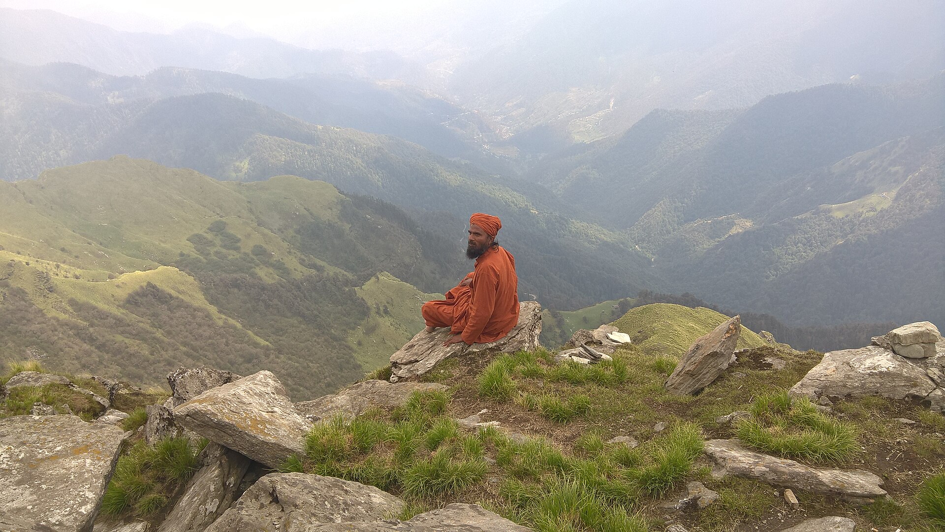 Tungnath temple with Chandrashila ridge behind