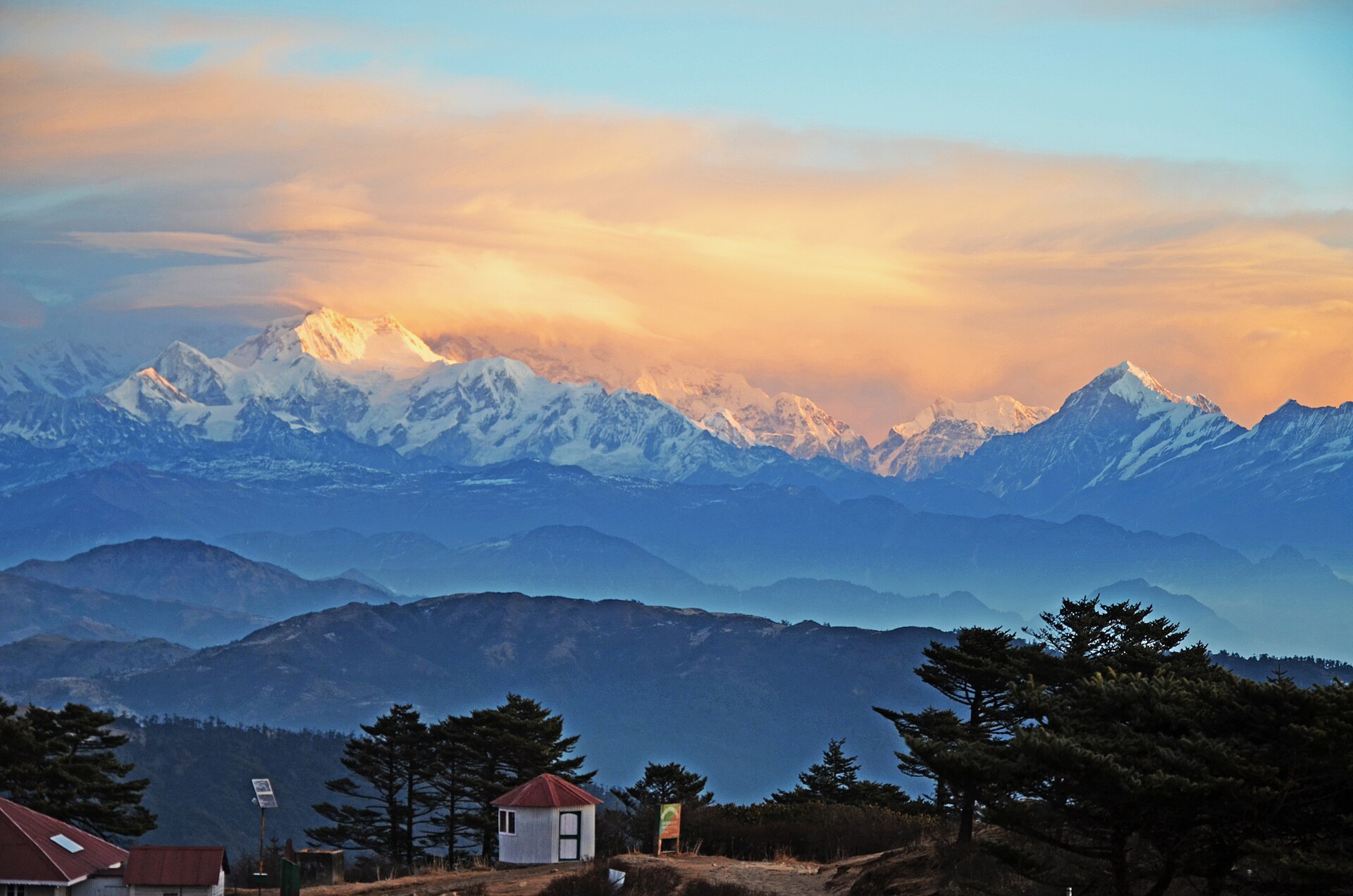 Sunrise view of Kanchenjunga from Sandakphu ridge